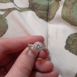 Cubic zirconium ring